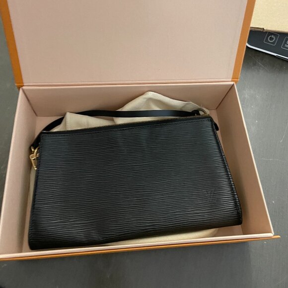 LOUIS VUITTON Epi Black Clutch Bag box and dusk bag - Picture 1 of 16